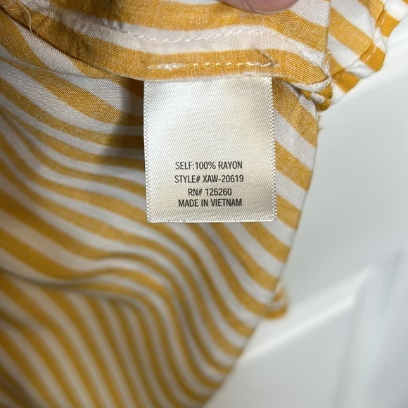 Harper NWT Vera Striped Hi Lo Hem Button‎ Down Shirt in Marigold Yellow Small - Picture 8 of 9